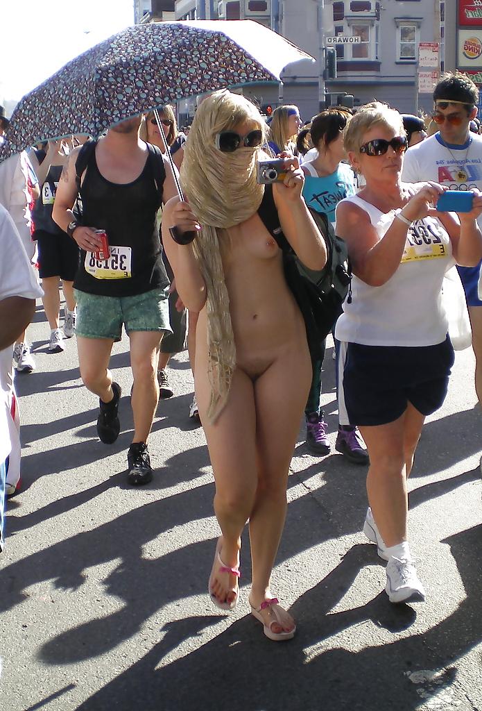 25P Nude in Public