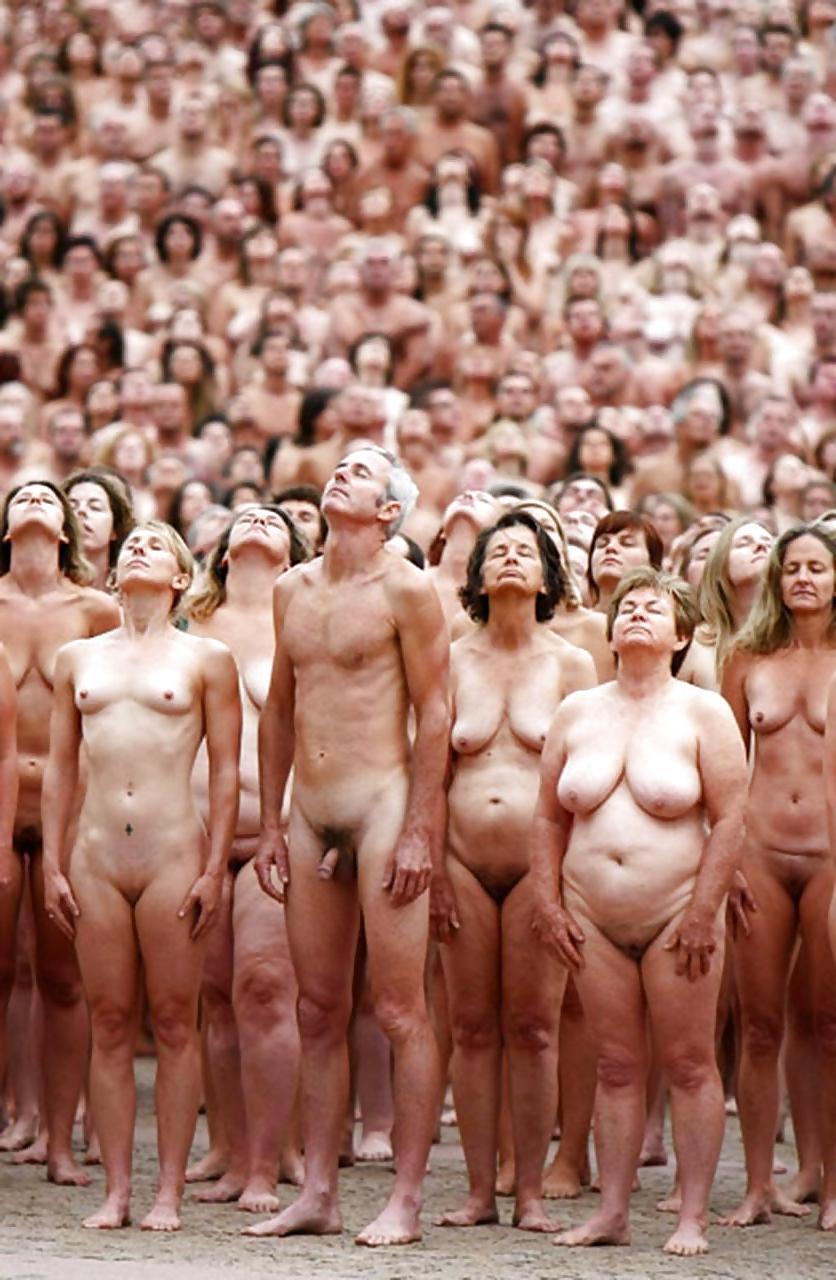 25P Nude in Public