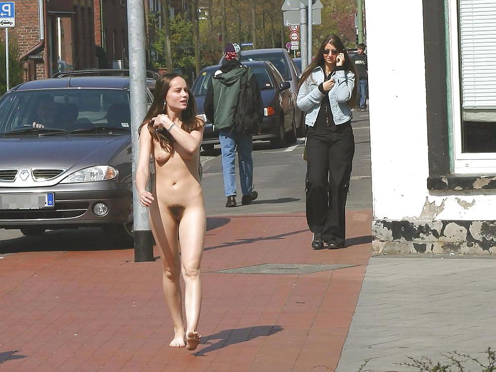 25P Nude in Public