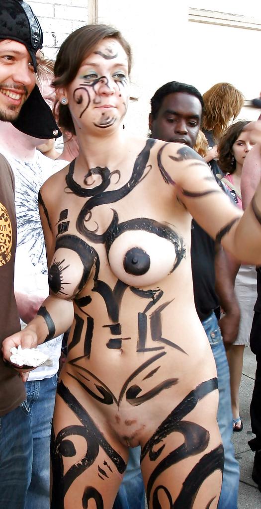25P Nude in Public