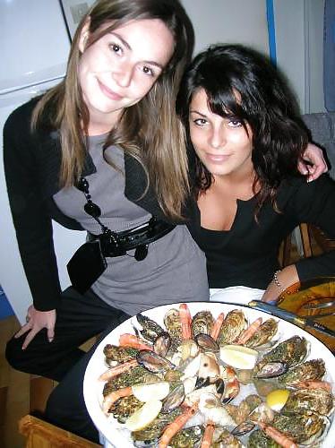 25P Pute alexandra ! gros cul, qui pour sentire sa chatte?