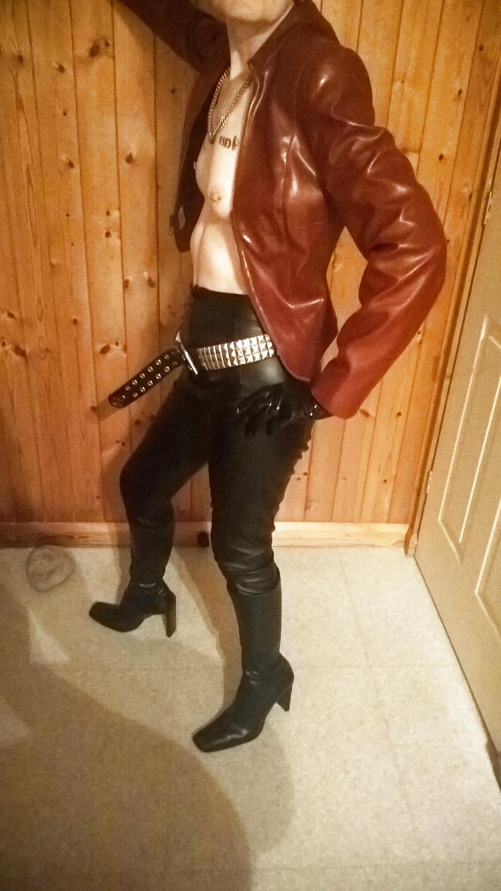 6P My skinny blonde PVC MILF wife