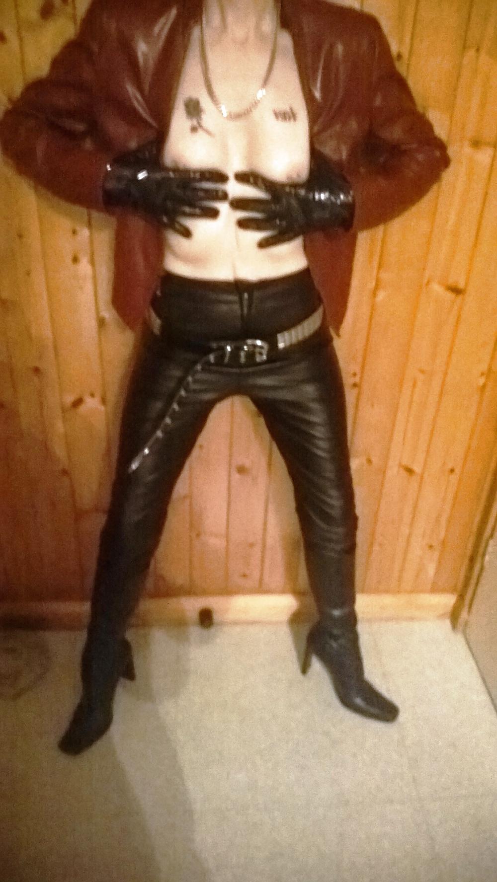 6P My skinny blonde PVC MILF wife