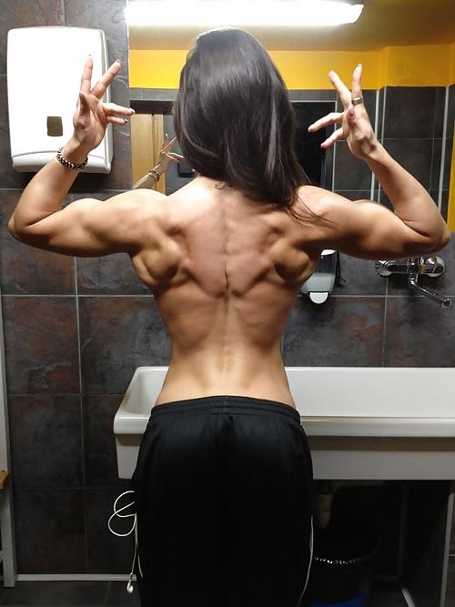 25P Sexy Muscled Girls 2