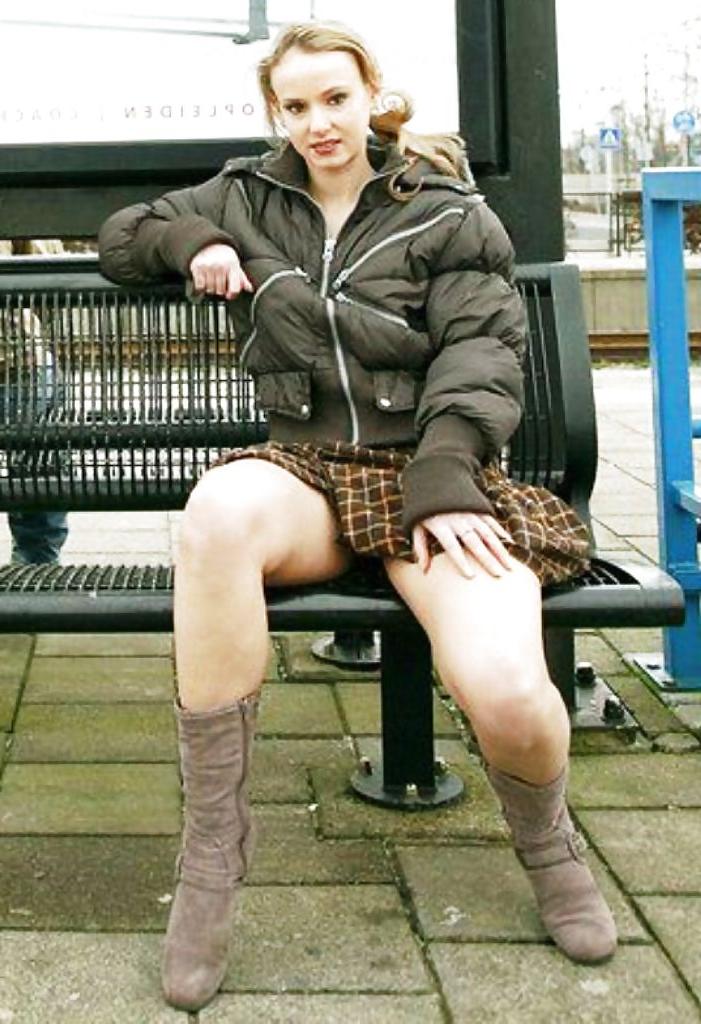 15P Young Teengirl in a Train in Netherland