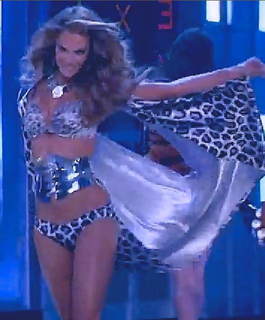 25P Alessandra Ambrosio Cum Goddess.