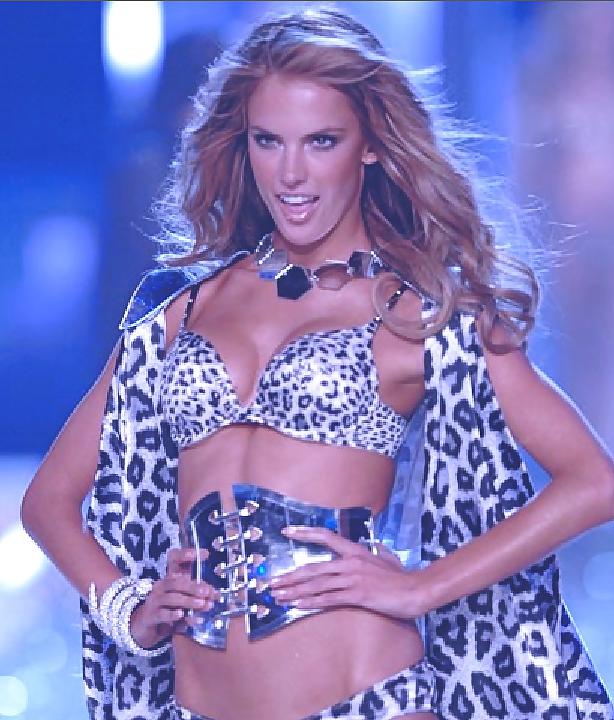 25P Alessandra Ambrosio Cum Goddess.