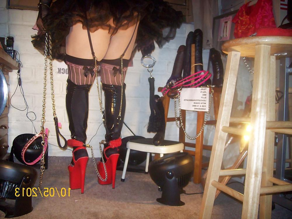 17P Tgirl BBC slut in chain legcuffs and handcuffs for Dadddy