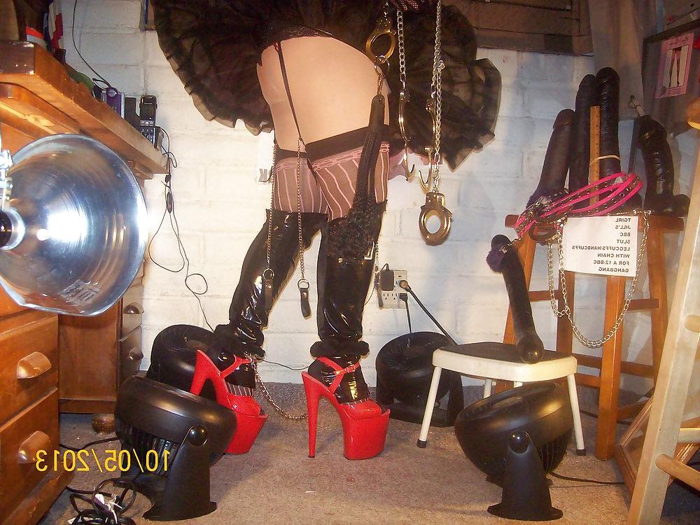 17P Tgirl BBC slut in chain legcuffs and handcuffs for Dadddy