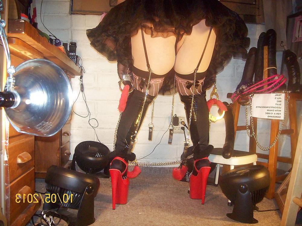 17P Tgirl BBC slut in chain legcuffs and handcuffs for Dadddy
