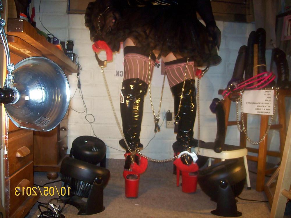 17P Tgirl BBC slut in chain legcuffs and handcuffs for Dadddy