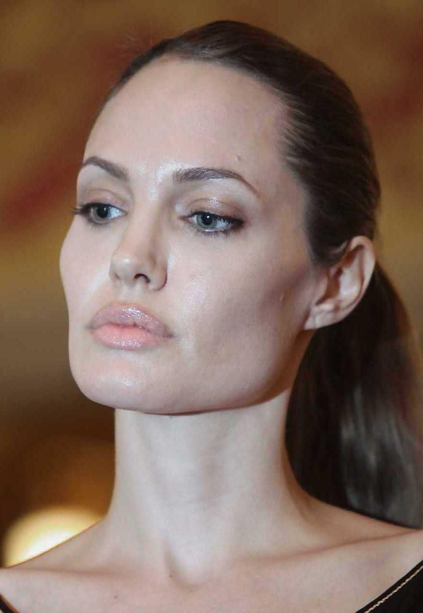 25P My Queen Angelina Jolie