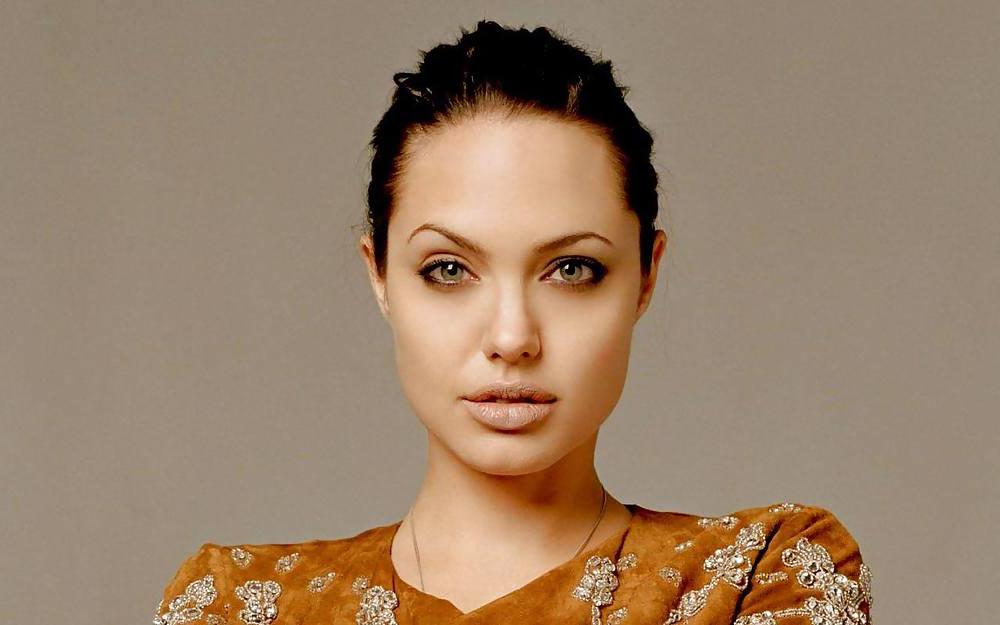 25P My Queen Angelina Jolie