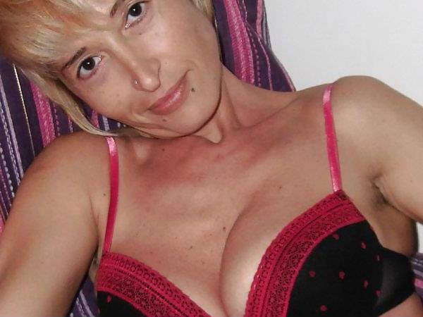 25P How to fuck this amateur old bitch? 2