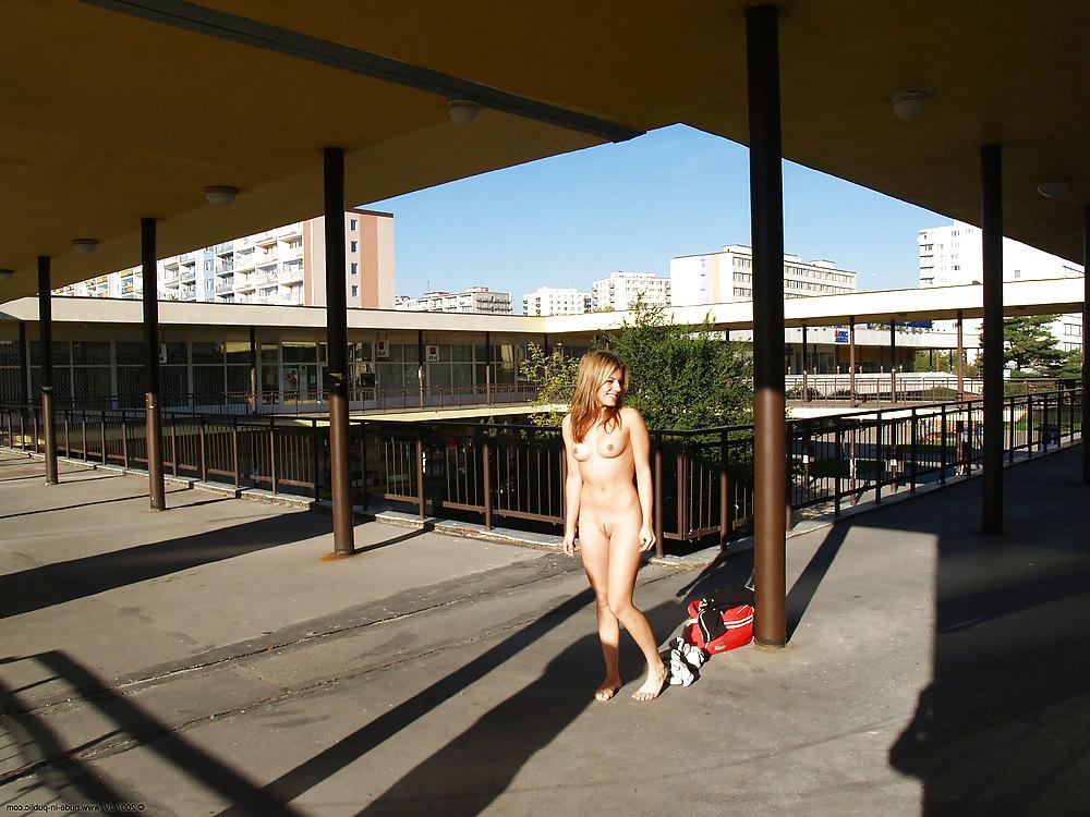 25P Nude in Public Part 1