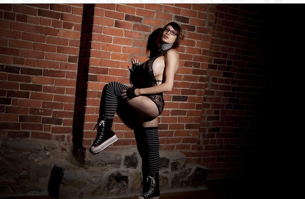 18P Ariane: Fake Tit Geek Goddess!