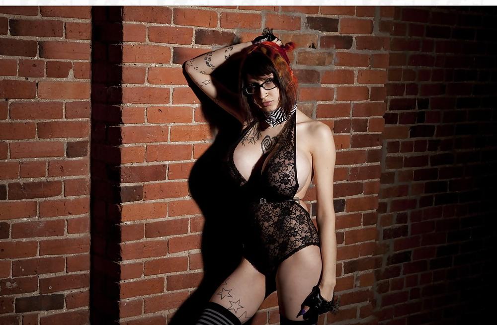 18P Ariane: Fake Tit Geek Goddess!