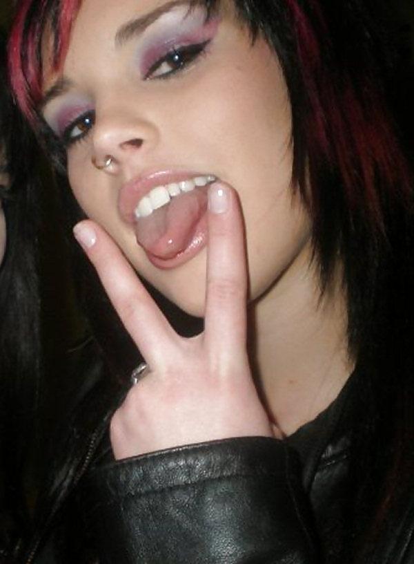 25P Tongue Sluts Want Cum!