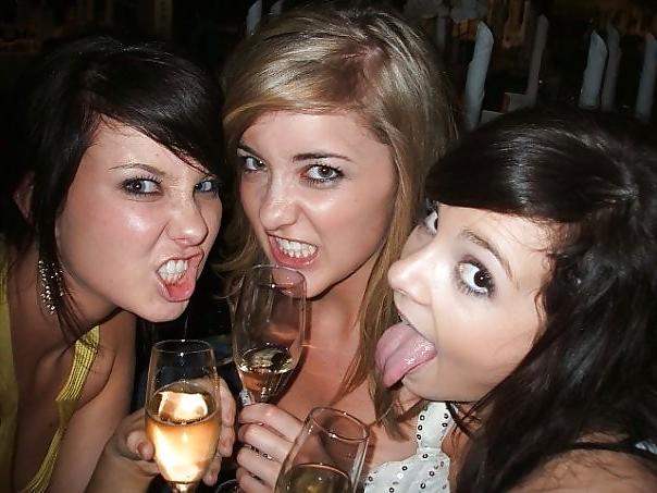 25P Tongue Sluts Want Cum!