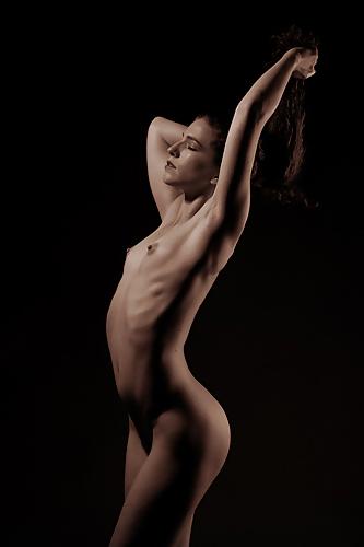25P Art of nudes... 