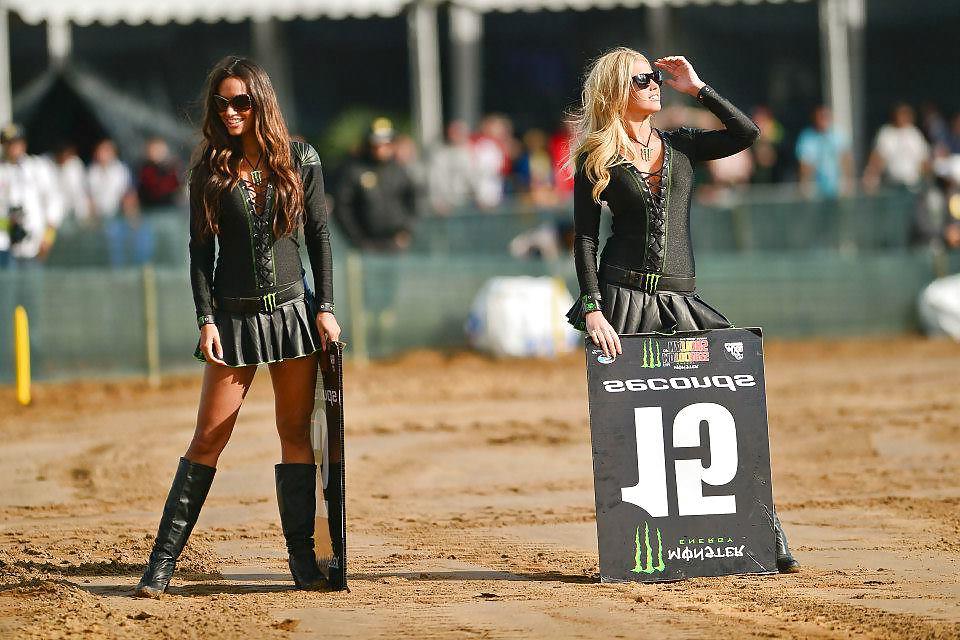 10P Monster Girls!