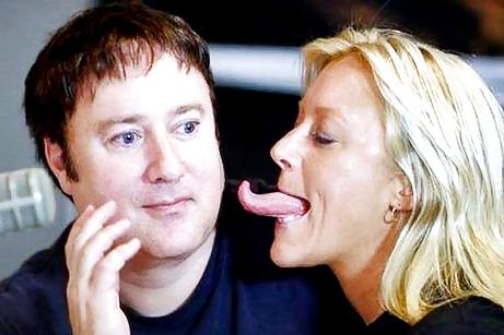 14P Big tongue girl