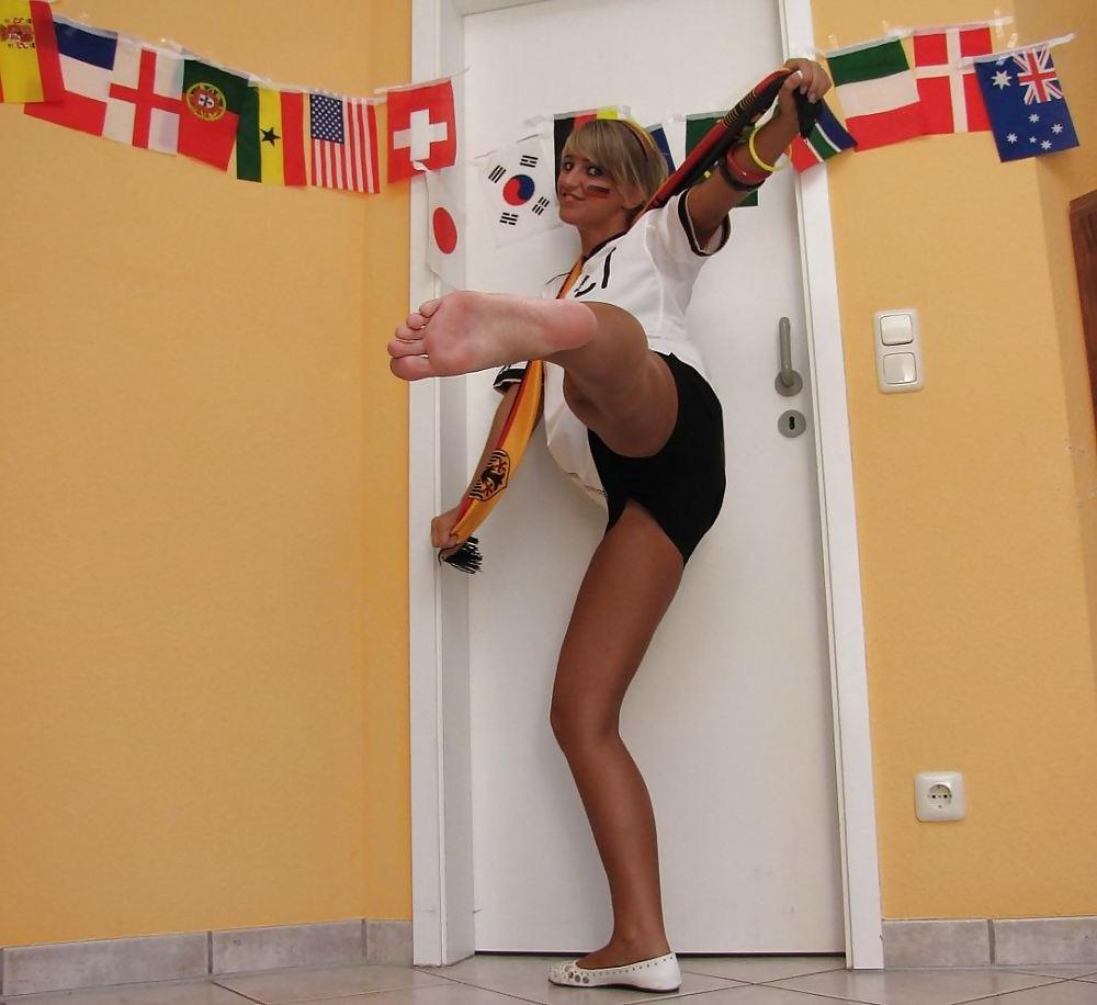 25P Girl-Feet