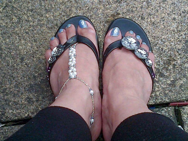 25P Indian feet