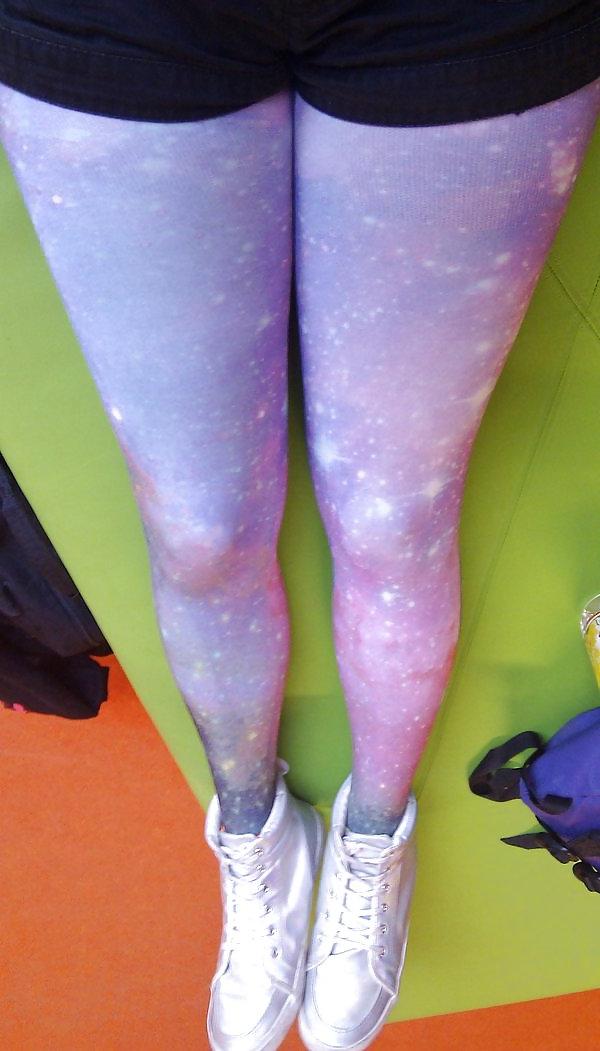 22P Pantyhose Teen feet in Tights