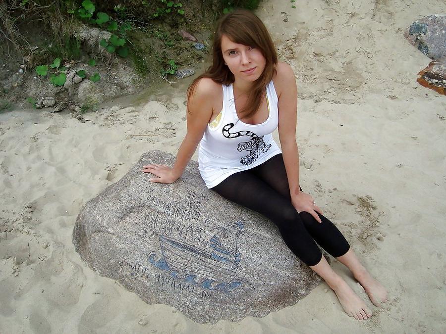22P Pantyhose Teen feet in Tights