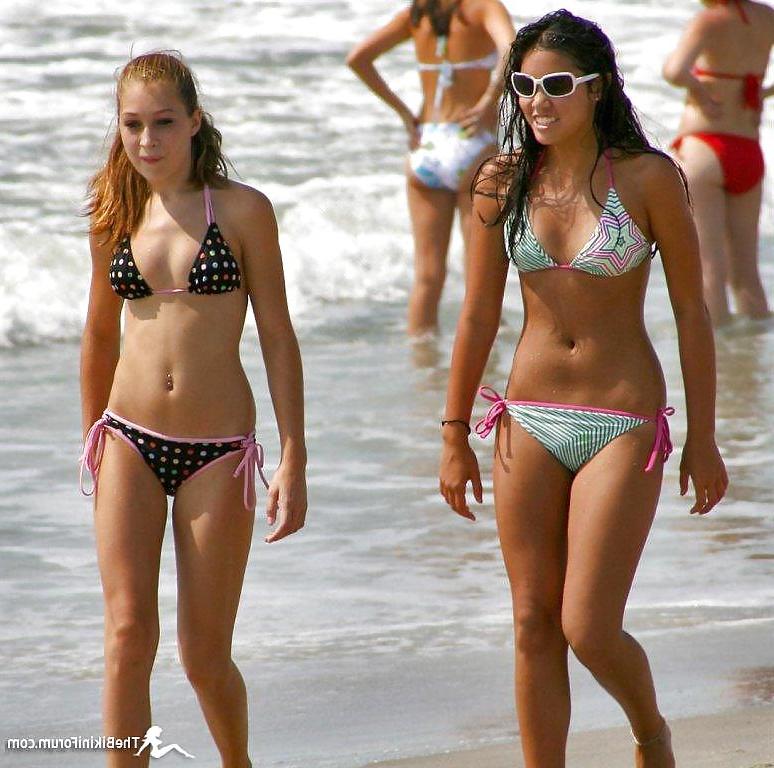 25P Sexy bikini babes, and some topless too