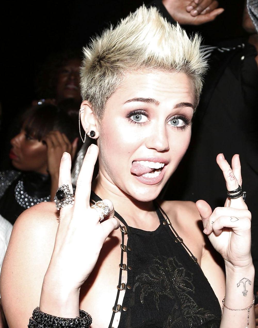 10P Miley Cyrus Tongue