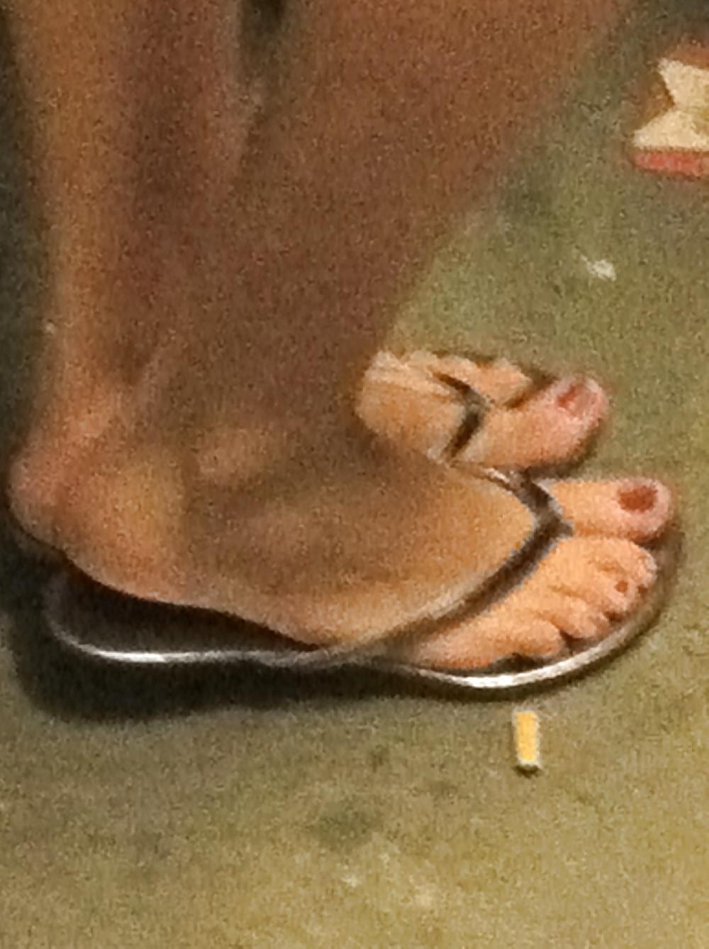 20P Candids of female feet