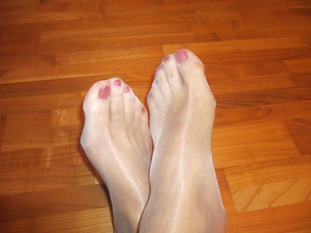 25P Stockings, Nylon, Feet