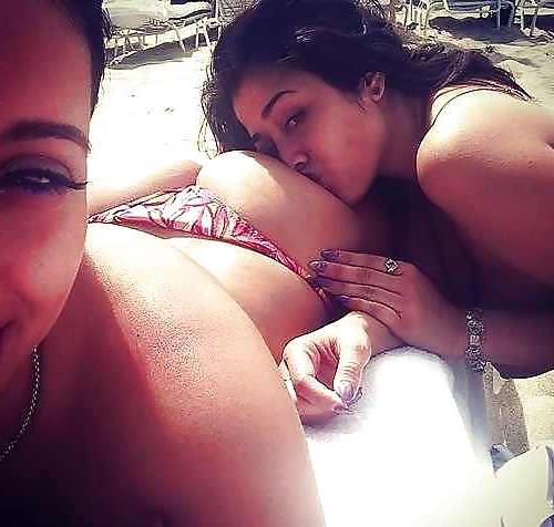 25P Big thick creamy asses in public 2