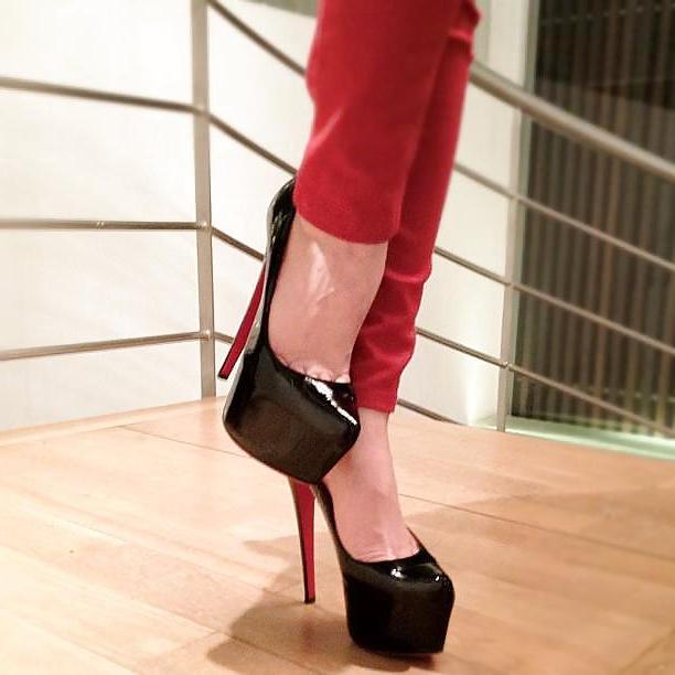 25P Feet and heel fetish 9