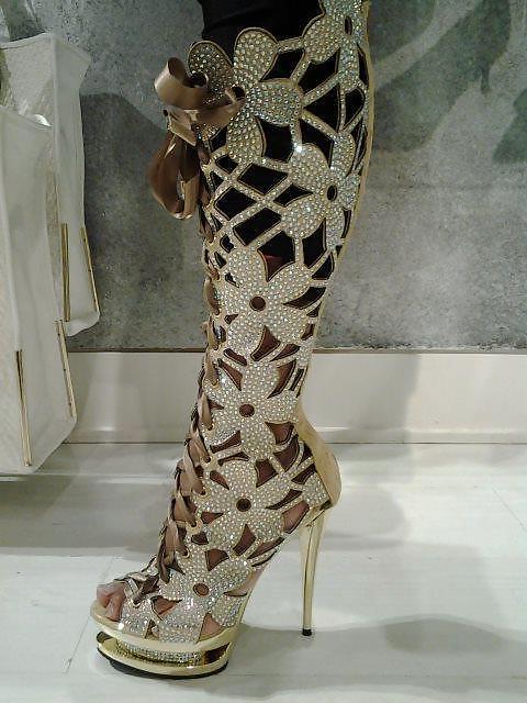 25P Feet and heel fetish 9