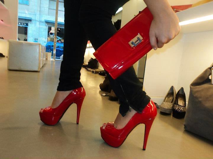 25P Feet and heel fetish 9