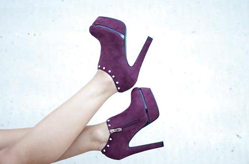 25P Feet and heel fetish 9