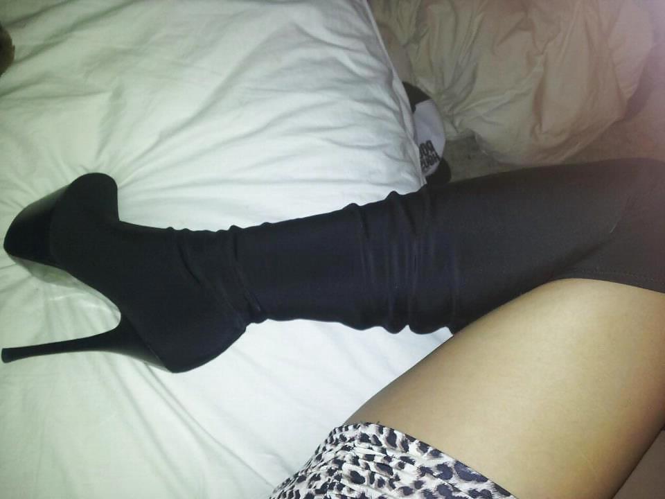 25P Feet and heel fetish 9