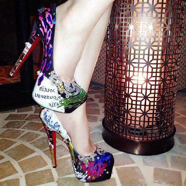 25P Feet and heel fetish 9