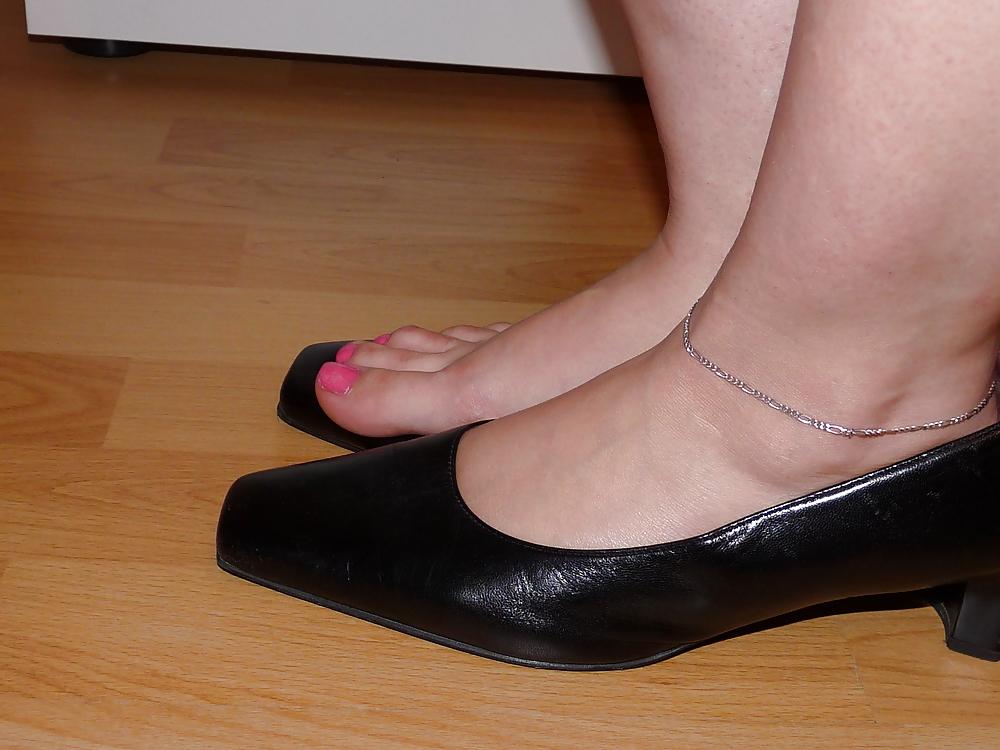 25P Wifes sexy random shoes heels feet legs nylon
