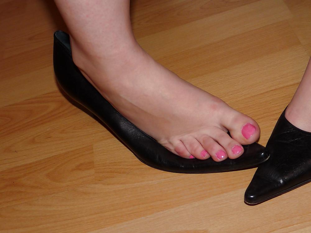25P Wifes sexy random shoes heels feet legs nylon