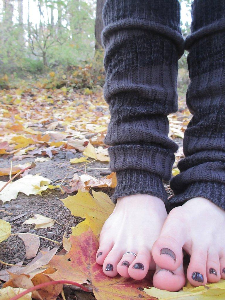 25P Female Feet
