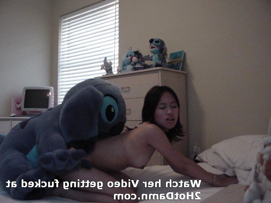 15P Chinese babe is so horny