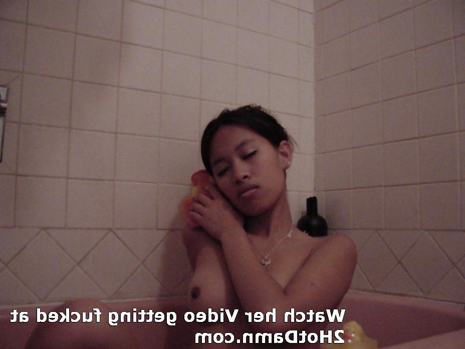 15P Chinese babe is so horny