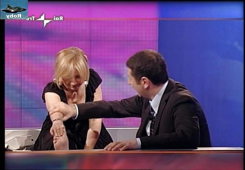 11P Luciana Littizzetto Feet
