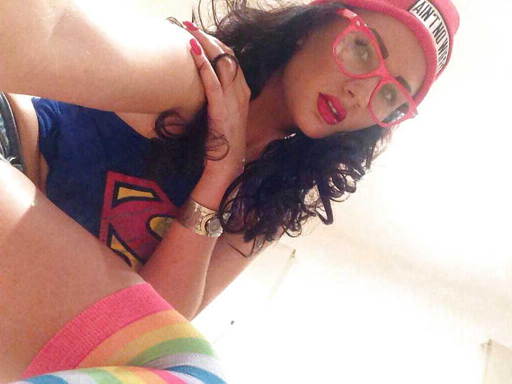 25P Carla mai= luvs this bitch