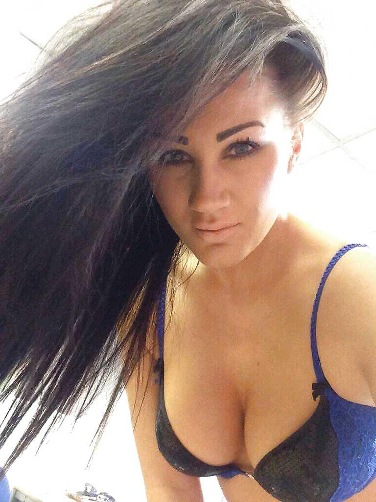 25P Carla mai= luvs this bitch