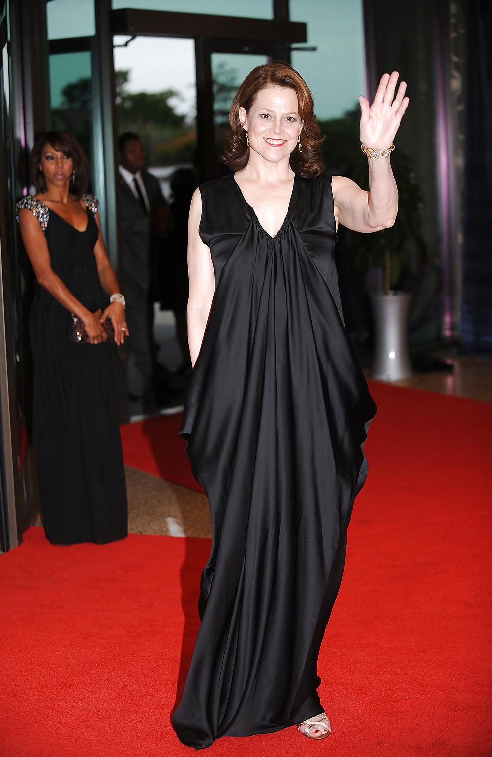 25P Sigourney Weaver Feet